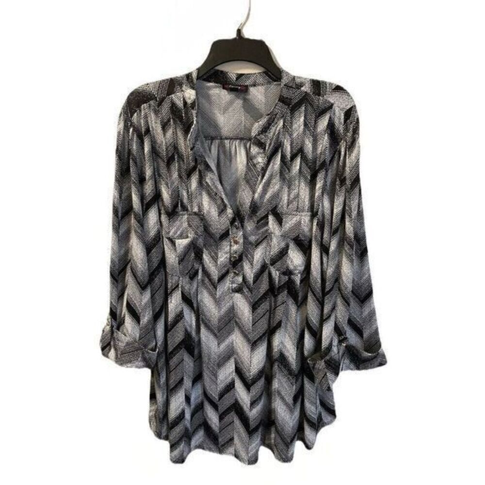 Cocomo Blouse Sz 3X‎ Black White Print Pleated 3/4 Roll Tab Sleeve Stretchy